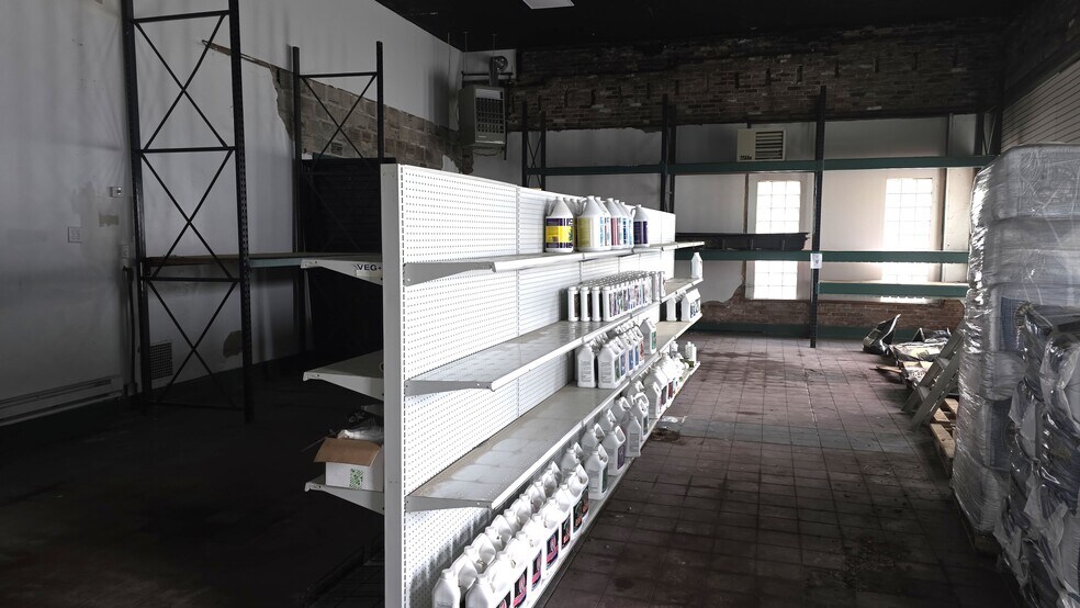More Photos Of 127 North St, Morenci Showroom For Sale