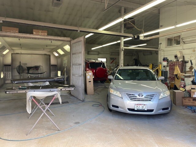 More Photos Of 295-297 37th St NE, Rochester Auto Repair For Sale