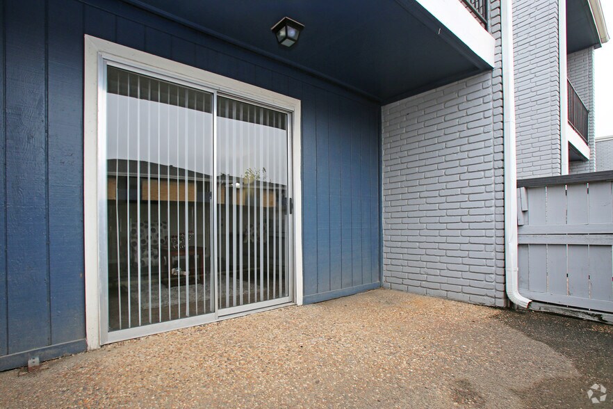 More Photos Of 801 S Allen Genoa Rd, South Houston Apartments For Sale
