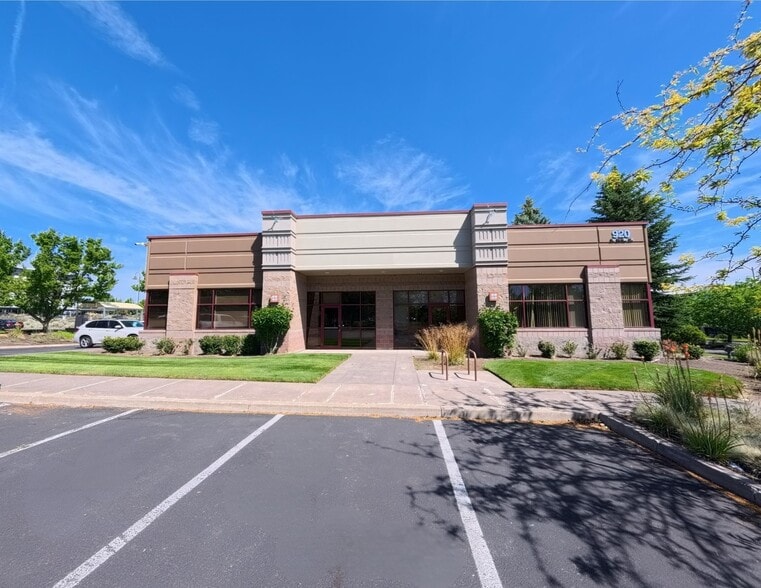 Primary Photo Of 920 SW Emkay Dr, Bend Medical For Lease