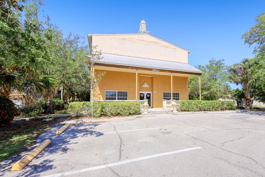 Primary Photo Of 11387 Tamiami Trl, Naples Freestanding For Sale