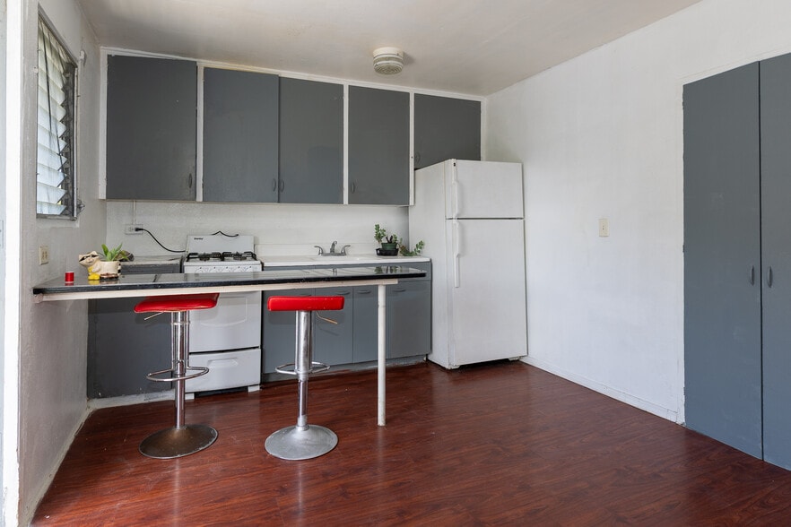 More Photos Of 1640 Lusitana St, Honolulu Apartments For Sale
