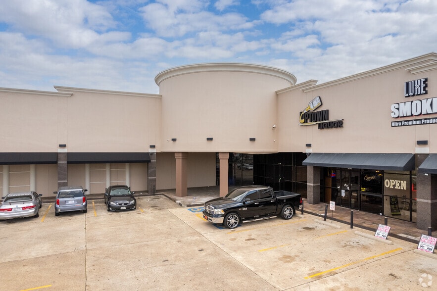 More Photos Of 5887 Westheimer Rd, Houston Unknown For Lease