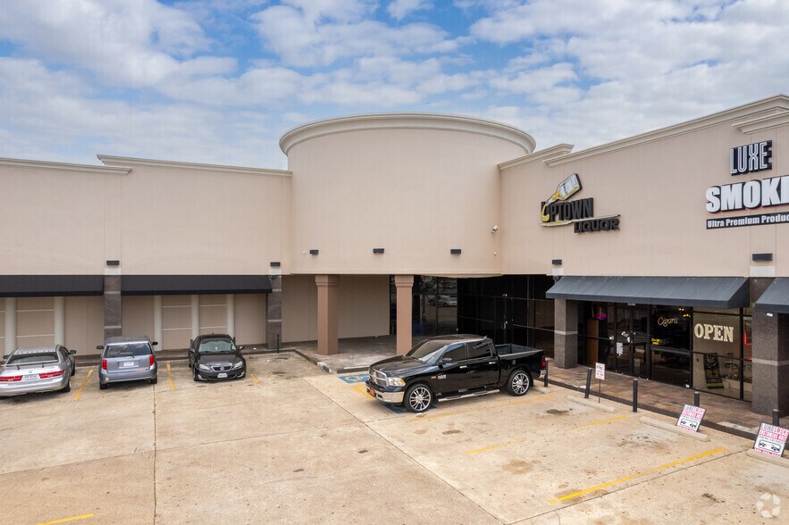 More Photos Of 5887 Westheimer Rd, Houston Unknown For Lease