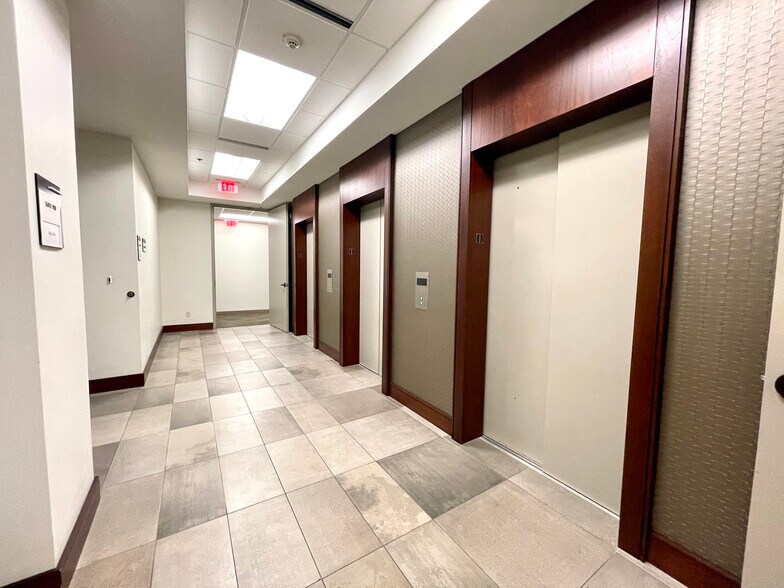 More Photos Of 1515 Ringling Blvd, Sarasota Office For Lease