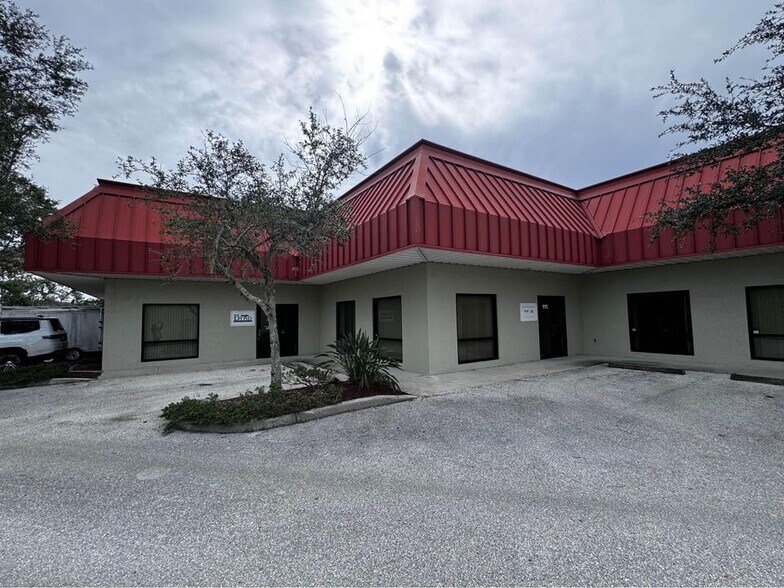 More Photos Of 2555 Porter Lake Dr, Sarasota Light Manufacturing For Sale