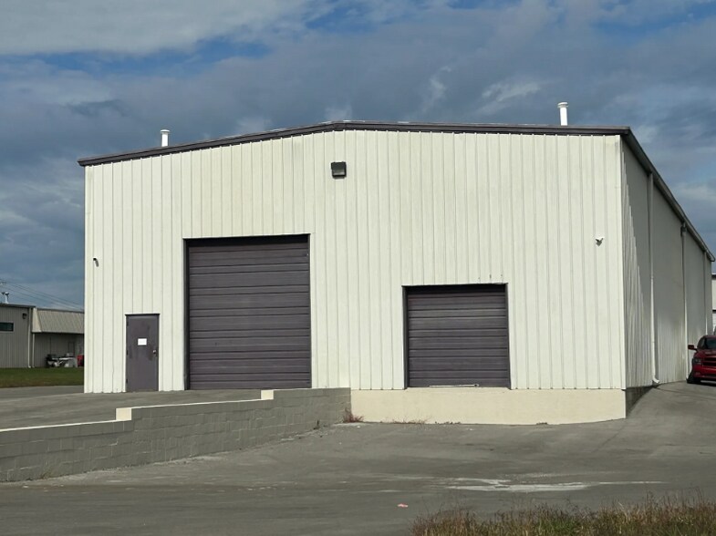More Photos Of 130 Hunter Ct, Bowling Green Industrial For Lease