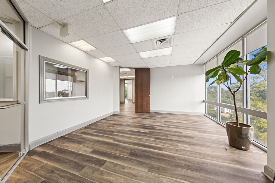 More Photos Of 301 Kaliste Saloom Rd, Lafayette Serviced Offices For Lease
