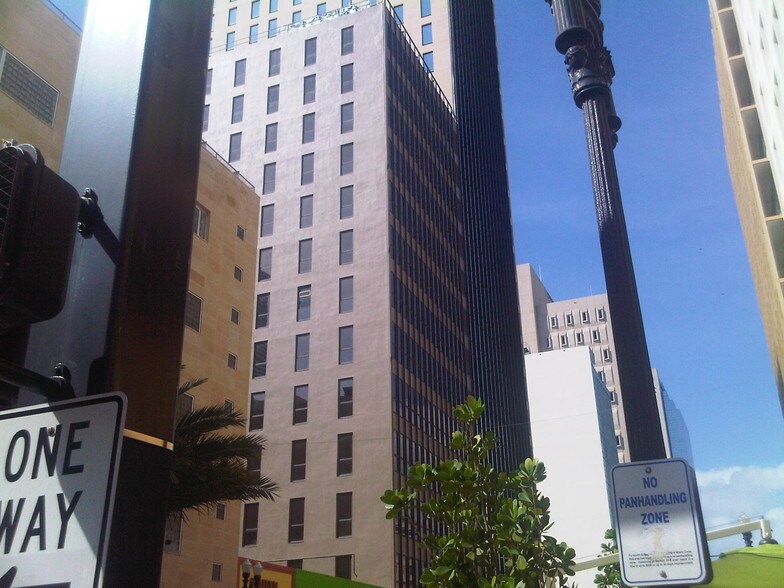 More Photos Of 24-28 W Flagler St, Miami Office For Lease