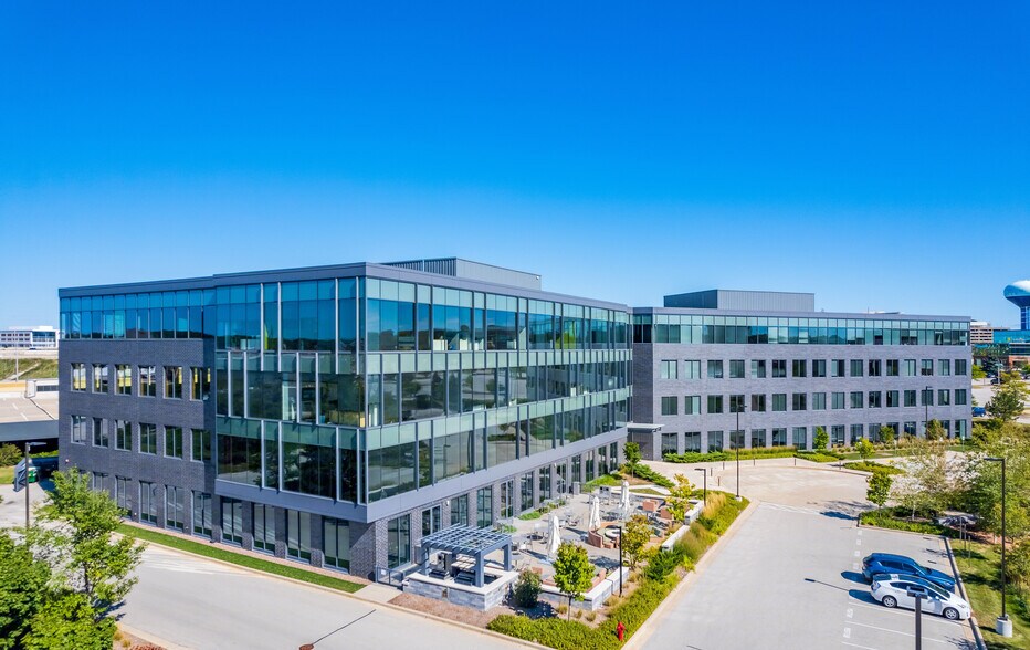 More Photos Of 10100 W Innovation Dr, Wauwatosa Office For Lease