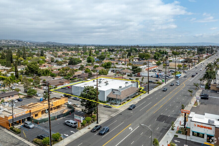 More Photos Of 565 N Tustin St, Orange Freestanding For Sale