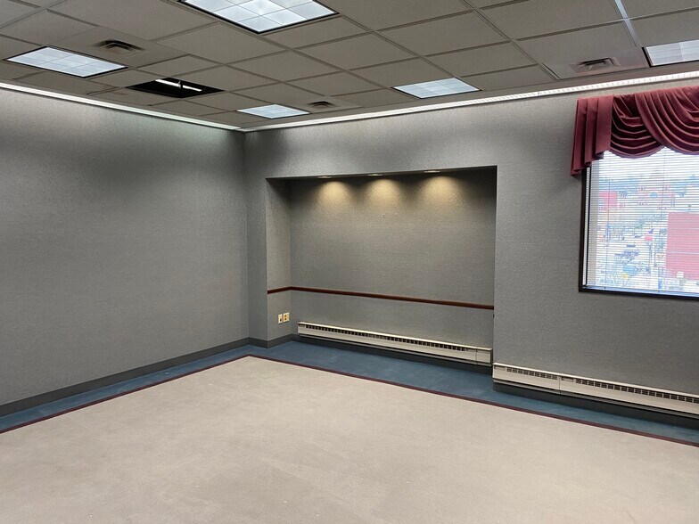 More Photos Of 434 Main St, Zanesville Office For Lease