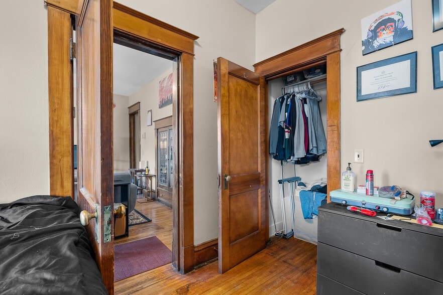 More Photos Of 583 Holly Ave, Saint Paul Apartments For Sale