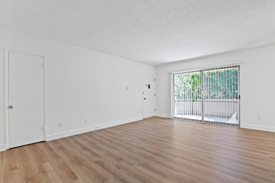 More Photos Of 3625 Mentone Ave, Los Angeles Apartments For Sale