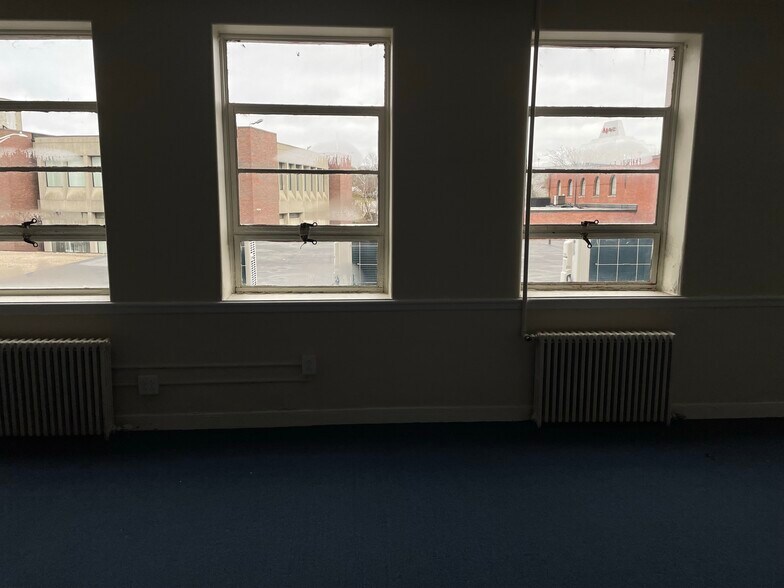 More Photos Of 30-44 East Ave, Pawtucket Storefront Retail Office For Lease