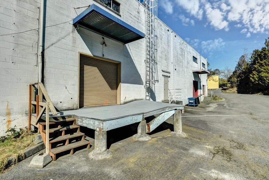 More Photos Of 20423 Highway 99, Lynnwood Freestanding For Sale