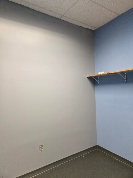 More Photos Of 261 Niagara-Carthage Rd, Carthage Warehouse For Lease
