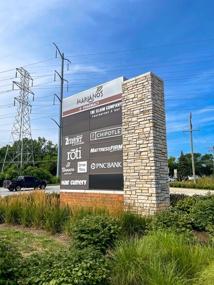 More Photos Of Skokie Blvd @ Dundee Roads, Northbrook Unknown For Lease