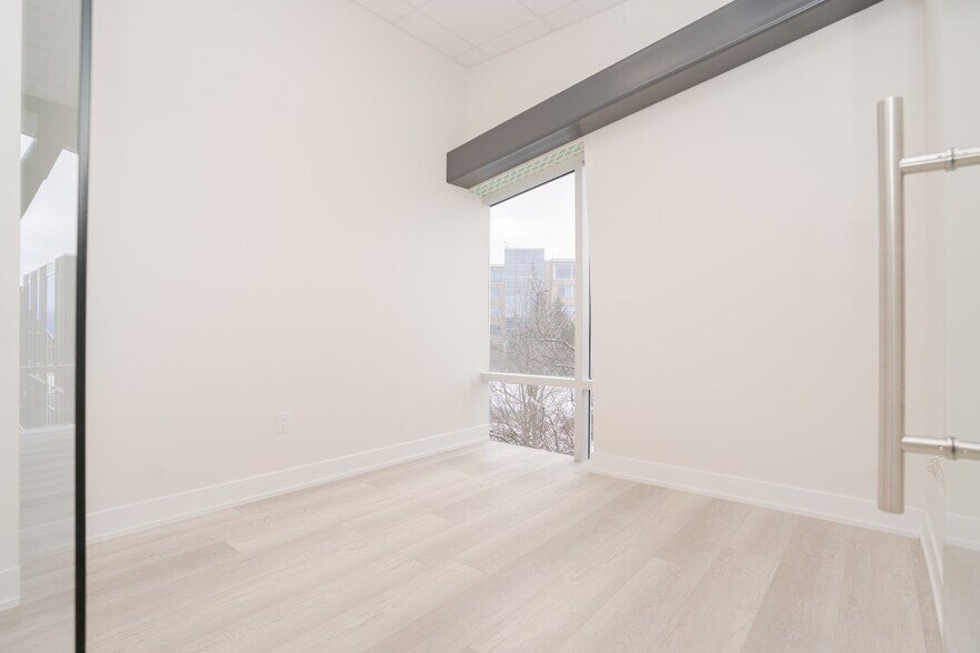 More Photos Of 135 Addison Hall Cir, Aurora Warehouse For Lease