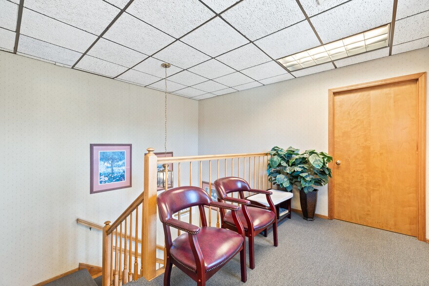 More Photos Of 9 Leonardville Rd, Middletown Medical For Lease