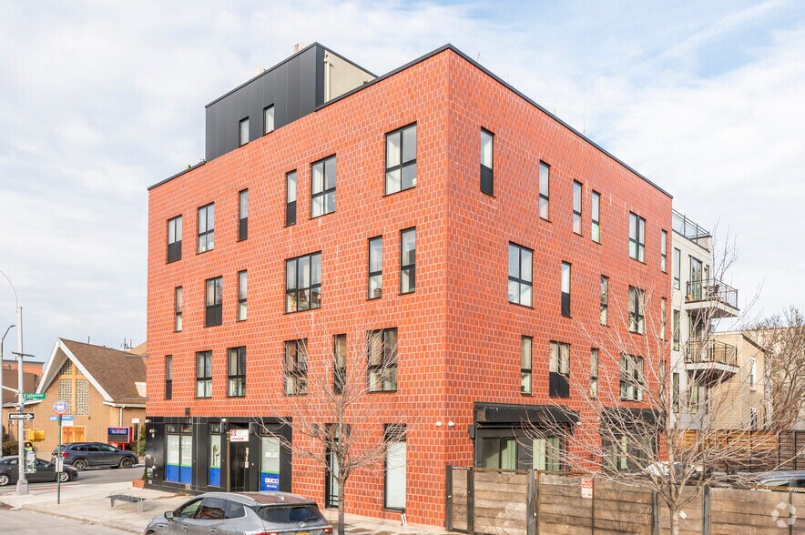 Primary Photo Of 766 Lafayette Ave, Brooklyn Apartments For Lease