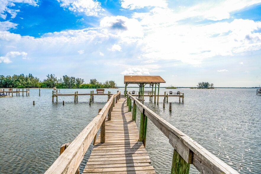 More Photos Of 11450 S Indian River Dr, Sebastian Hotel For Sale