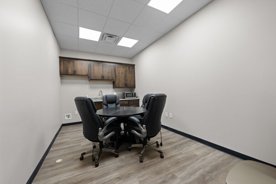 More Photos Of 1170 Dunlop Ln, Clarksville Industrial For Lease