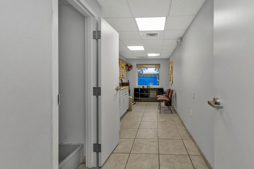 More Photos Of 128 W Charlotte Ave, Punta Gorda Office Residential For Sale