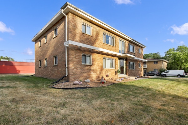 More Photos Of 1222 N 116th St, Wauwatosa Multifamily For Sale