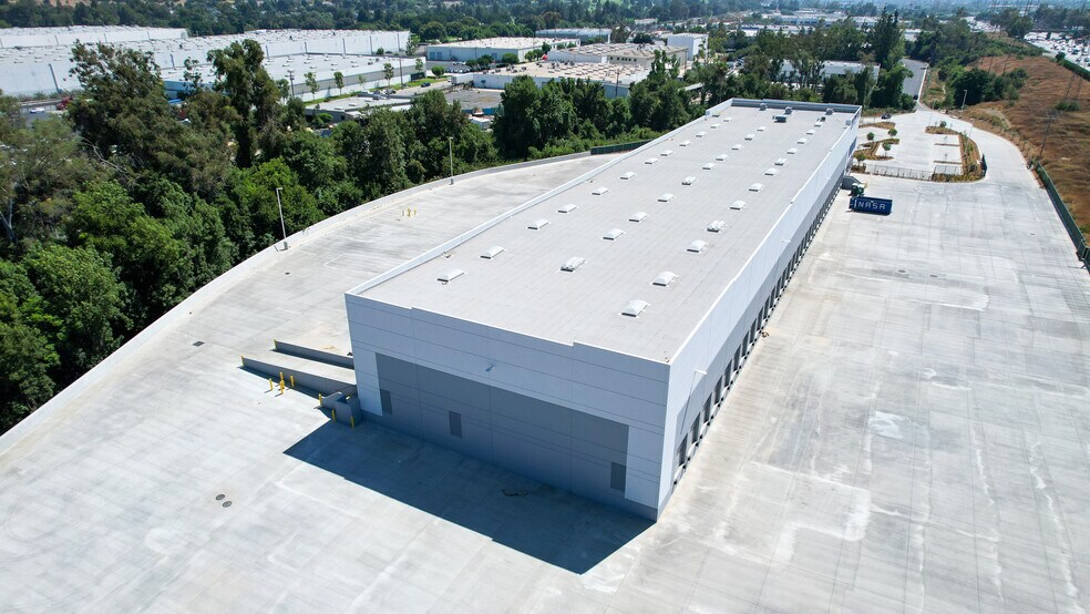 More Photos Of 3900 Baybar Rd, Pico Rivera Truck Terminal For Lease