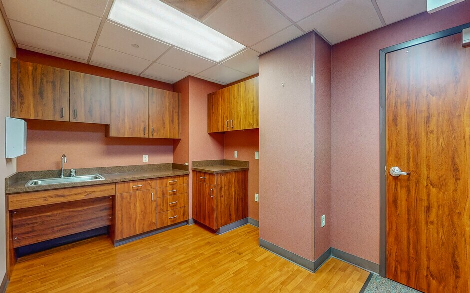 More Photos Of 4000 Johnson Rd, Steubenville Healthcare For Sale