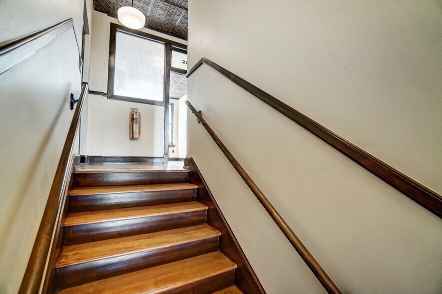 More Photos Of 9-11 N 3rd St, Newark Office For Lease