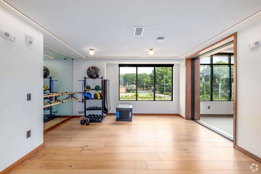 More Photos Of 300 E 36th St, Charlotte Apartments For Lease