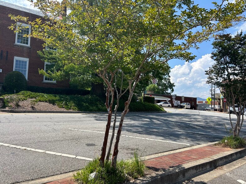 More Photos Of 15 Courthouse Sq, Cleveland Office For Sale