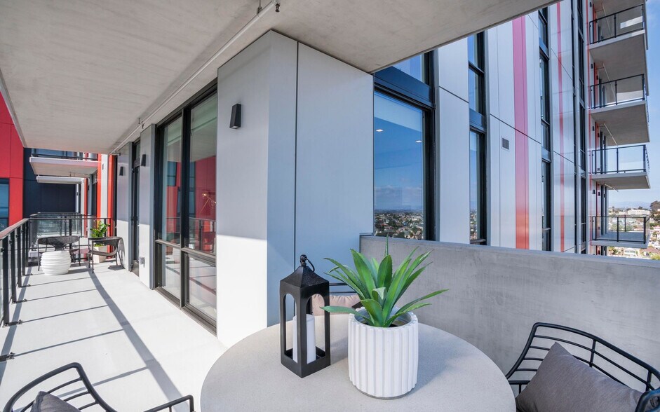 More Photos Of 1501 Island Ave, San Diego Apartments For Lease