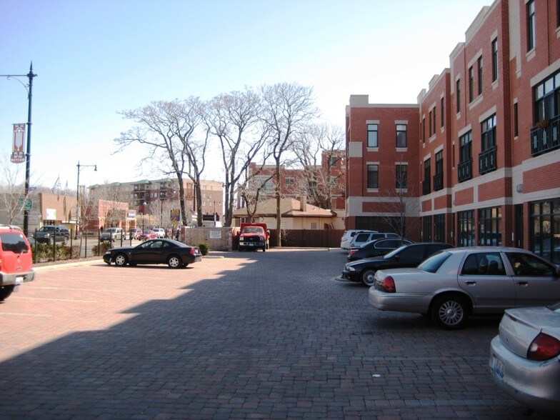 More Photos Of 4521 W Lawrence Ave, Chicago Apartments For Lease