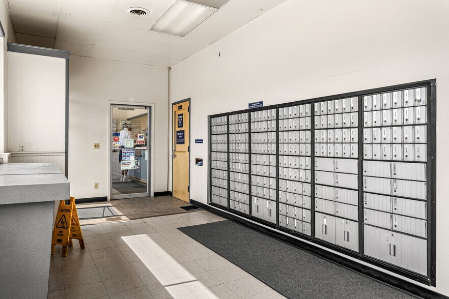 More Photos Of 305 E 1st St, Cle Elum Post Office For Sale