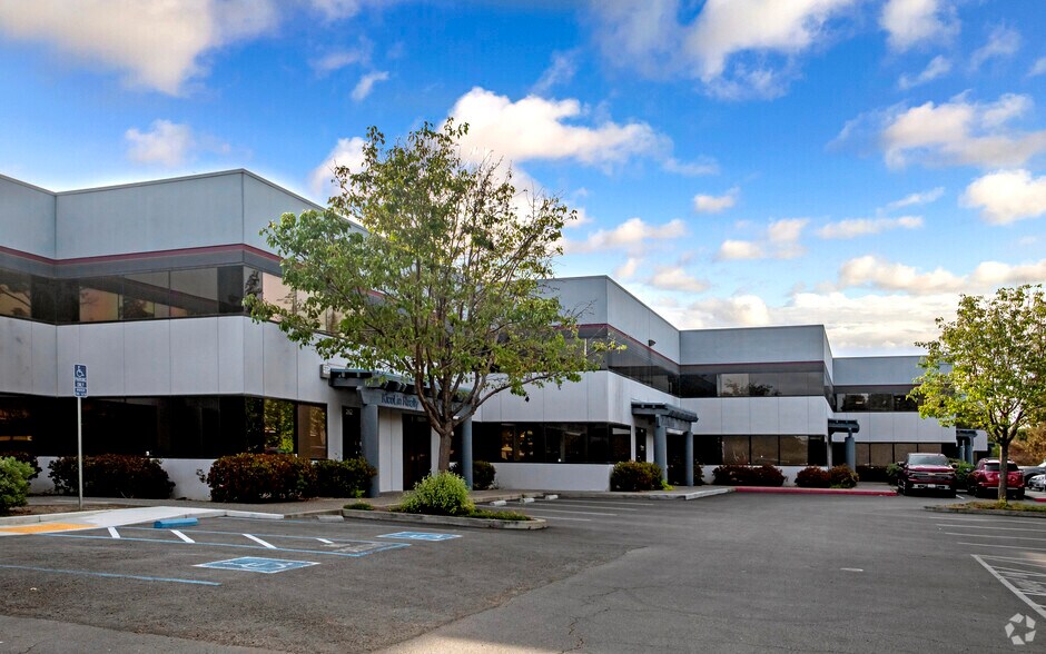 More Photos Of 258-280 E Gish Rd, San Jose Research And Development For Lease