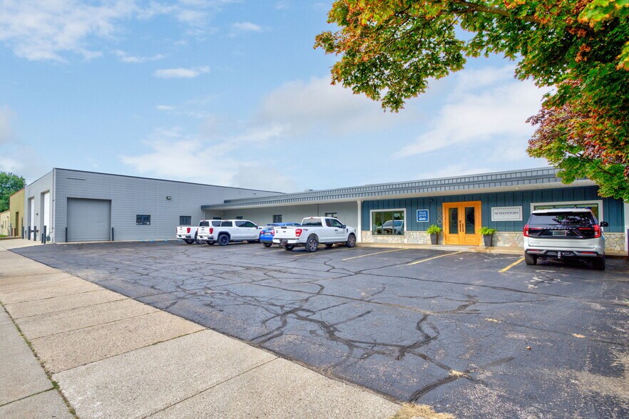 Primary Photo Of 850 Maple Ave, Holland Industrial For Sale