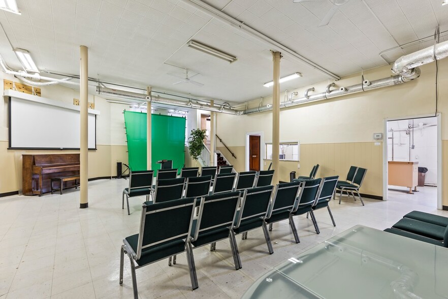 More Photos Of 1517 McCausland Ave, Saint Louis Specialty For Sale