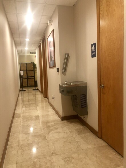 More Photos Of 2731 Executive Park Dr, Weston Medical For Lease