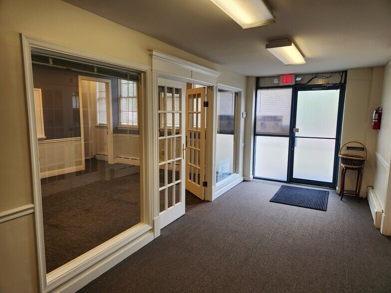 More Photos Of 2828 10th St NE, Washington Warehouse For Lease