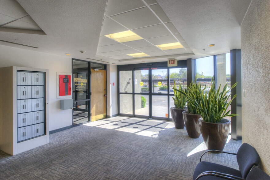 More Photos Of 9327 N 3rd St, Phoenix Medical For Lease