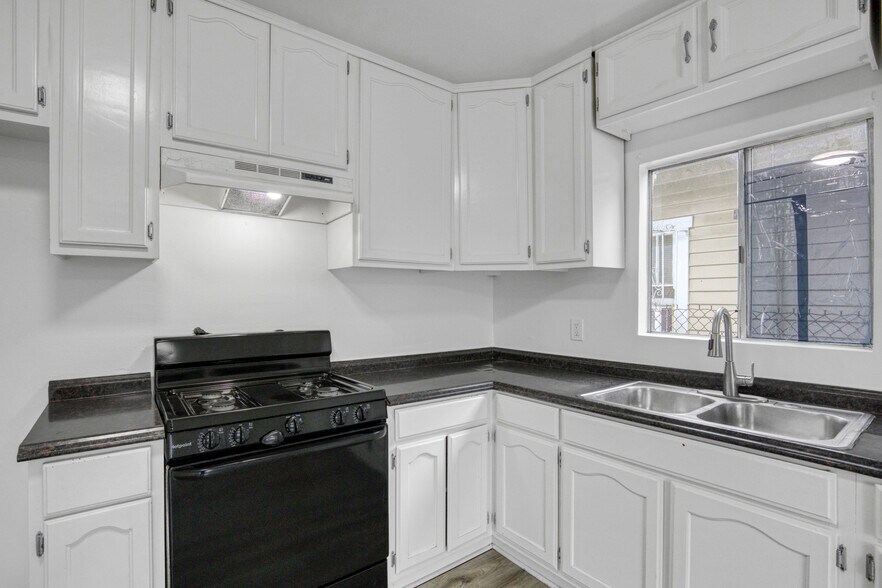 More Photos Of 5907 Bonsallo Ave, Los Angeles Multifamily For Sale