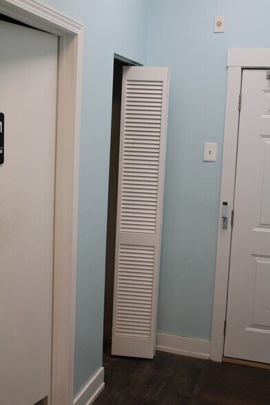 More Photos Of 4407 N Hazel St, Chicago Apartments For Lease