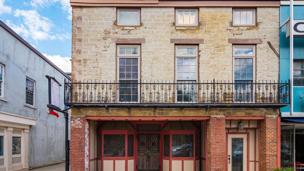 More Photos Of 22 N Park Pl, Newark Bar For Lease