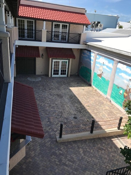 More Photos Of 524 Front St, Key West Loft Creative Space For Lease