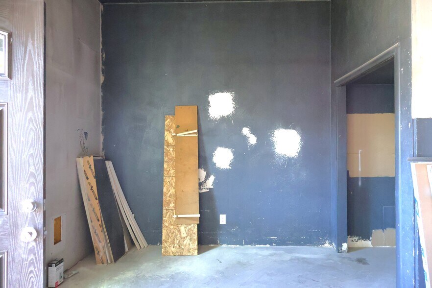 More Photos Of 428 Chama St SE, Albuquerque Flex For Sale