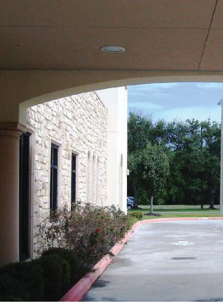 More Photos Of 2622 Marina Bay Dr, League City Medical For Lease