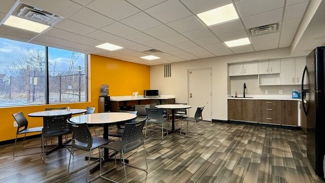 More Photos Of 3925 Hyde Park Blvd, Niagara Falls Manufacturing For Sale